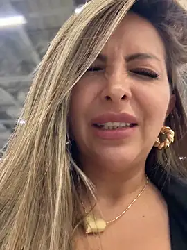 Foto porno Sex online cu _Abril-Office1 pe KUR.ro