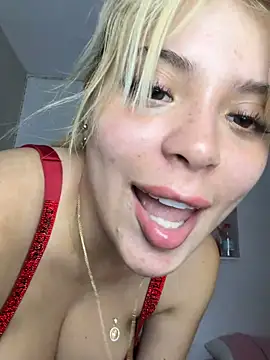Foto porno _Alicee_1 se dezbraca la web pe StripChat pe KUR.ro