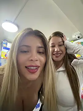 Foto porno _Alicee_1 se dezbraca la web pe StripChat pe KUR.ro