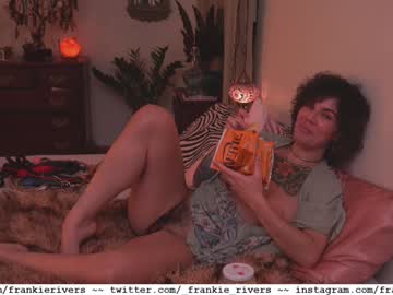 Foto porno Sex online cu _frankie_rivers pe KUR.ro