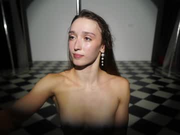 Foto porno _meganmeow_ descoperita pe video chat pe KUR.ro