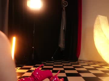 Foto porno Ganduri murdare cu _meganmeow_ pe KUR.ro