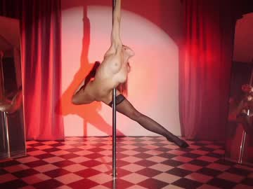 Foto porno _meganmeow_ descoperita pe video chat pe KUR.ro