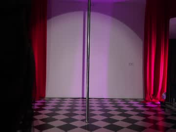 Foto porno _meganmeow_ descoperita pe video chat pe KUR.ro