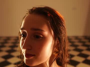 Foto porno _meganmeow_ descoperita pe video chat pe KUR.ro