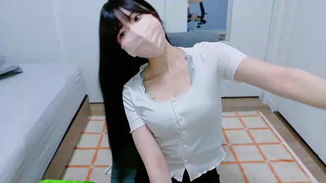 Foto porno _mi_tsu_ki_ se dezbraca la web pe StripChat pe KUR.ro