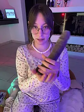 Foto porno _nobara__ ne arata tot la camera pe KUR.ro