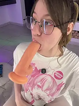 Foto porno _nobara__ ne arata tot la camera pe KUR.ro