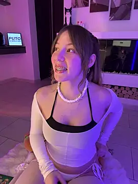 Foto porno _nobara__ ne arata tot la camera pe KUR.ro