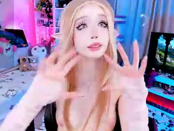 Foto porno _sparkland_ se dezbraca la web pe Chaturbate pe KUR.ro