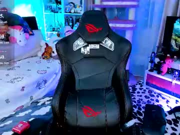 Foto porno _sparkland_ se dezbraca la web pe Chaturbate pe KUR.ro