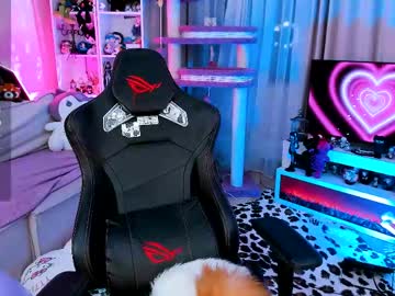 Foto porno _sparkland_ se dezbraca la web pe Chaturbate pe KUR.ro