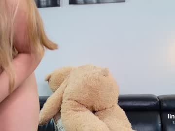 _taylormoon se dezbraca la web pe Chaturbate