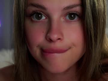 Foto porno a_whole_eternity se dezbraca la web pe Chaturbate pe KUR.ro