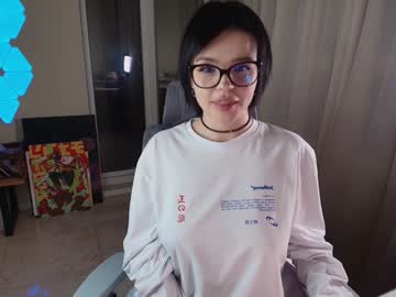 Foto porno aavee se dezbraca la web pe Chaturbate pe KUR.ro