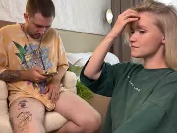 Foto porno adele_nick2202 ne arata tot la camera pe KUR.ro