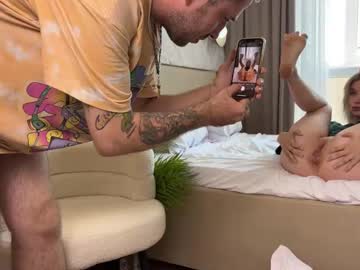 Foto porno adele_nick2202 ne arata tot la camera pe KUR.ro