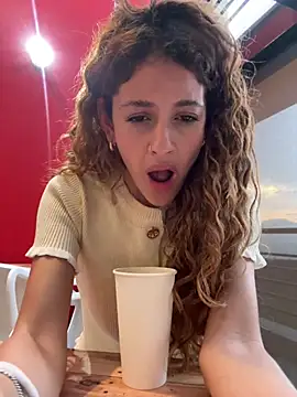 Foto porno Fantezii cu Linda-3 pe BongaCams pe KUR.ro