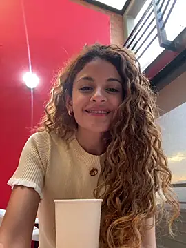 Foto porno Fantezii cu Linda-3 pe BongaCams pe KUR.ro