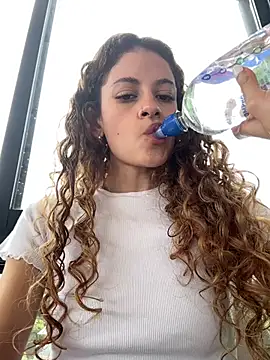 Foto porno Fantezii cu Linda-3 pe BongaCams pe KUR.ro