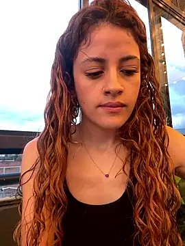 Foto porno Fantezii cu Linda-3 pe BongaCams pe KUR.ro