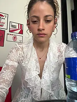 Foto porno Sex online cu alana15 pe KUR.ro