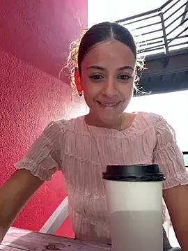 Foto porno Fantezii cu Linda-3 pe BongaCams pe KUR.ro