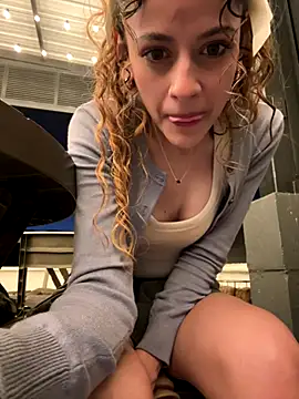 Foto porno Fantezii cu Linda-3 pe BongaCams pe KUR.ro