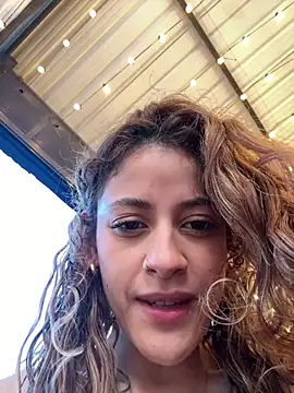 Foto porno Fantezii cu Linda-3 pe BongaCams pe KUR.ro