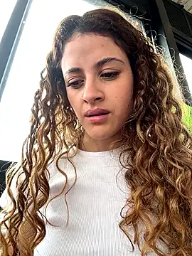 Foto porno Fantezii cu Linda-3 pe BongaCams pe KUR.ro