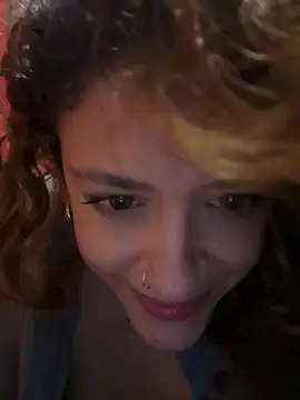 Foto porno Fantezii cu Linda-3 pe BongaCams pe KUR.ro