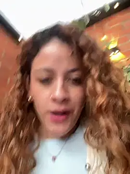 Foto porno Fantezii cu Linda-3 pe BongaCams pe KUR.ro