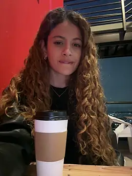 Foto porno Fantezii cu Linda-3 pe BongaCams pe KUR.ro