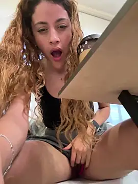Foto porno Fantezii cu Linda-3 pe BongaCams pe KUR.ro
