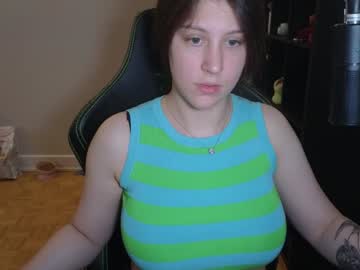 Foto porno alexa_dream se dezbraca la web pe Chaturbate pe KUR.ro