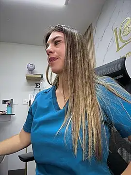 Foto porno alicee16 descoperita pe video chat pe KUR.ro