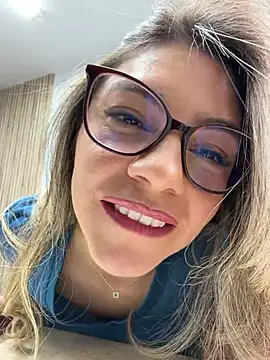 Foto porno alicee16 descoperita pe video chat pe KUR.ro