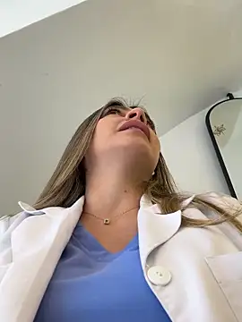 Foto porno alicee16 descoperita pe video chat pe KUR.ro