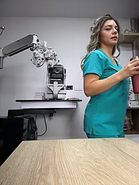 Foto porno alicee16 descoperita pe video chat pe KUR.ro