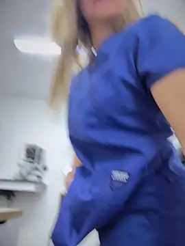 Foto porno alicee16 descoperita pe video chat pe KUR.ro