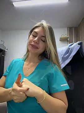 Foto porno alicee16 descoperita pe video chat pe KUR.ro