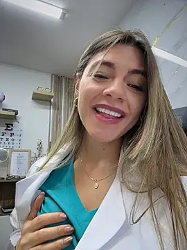 Foto porno alicee16 descoperita pe video chat pe KUR.ro