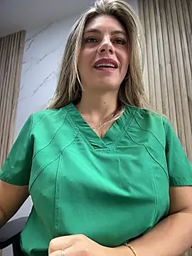Foto porno alicee16 descoperita pe video chat pe KUR.ro