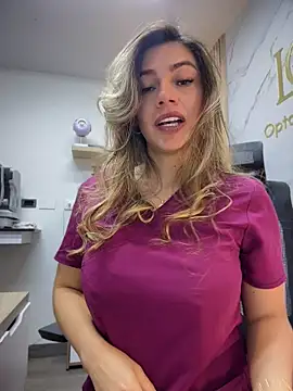 Foto porno alicee16 descoperita pe video chat pe KUR.ro