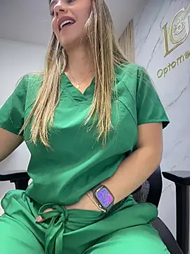 Foto porno alicee16 descoperita pe video chat pe KUR.ro