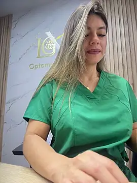 Foto porno alicee16 descoperita pe video chat pe KUR.ro