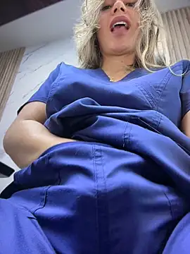 Foto porno alicee16 descoperita pe video chat pe KUR.ro