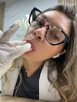 Foto porno alicee16 descoperita pe video chat pe KUR.ro