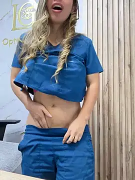 Foto porno alicee16 descoperita pe video chat pe KUR.ro