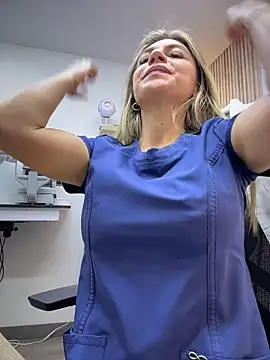 Foto porno alicee16 descoperita pe video chat pe KUR.ro